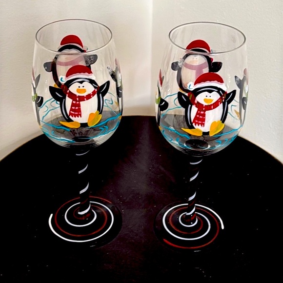 Pier 1 Set of 2 Christmas/Holiday Penguin Wine Glasses. 🍷 - Picture 1 of 12